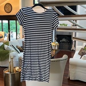 Short sleeve t-shirt dress